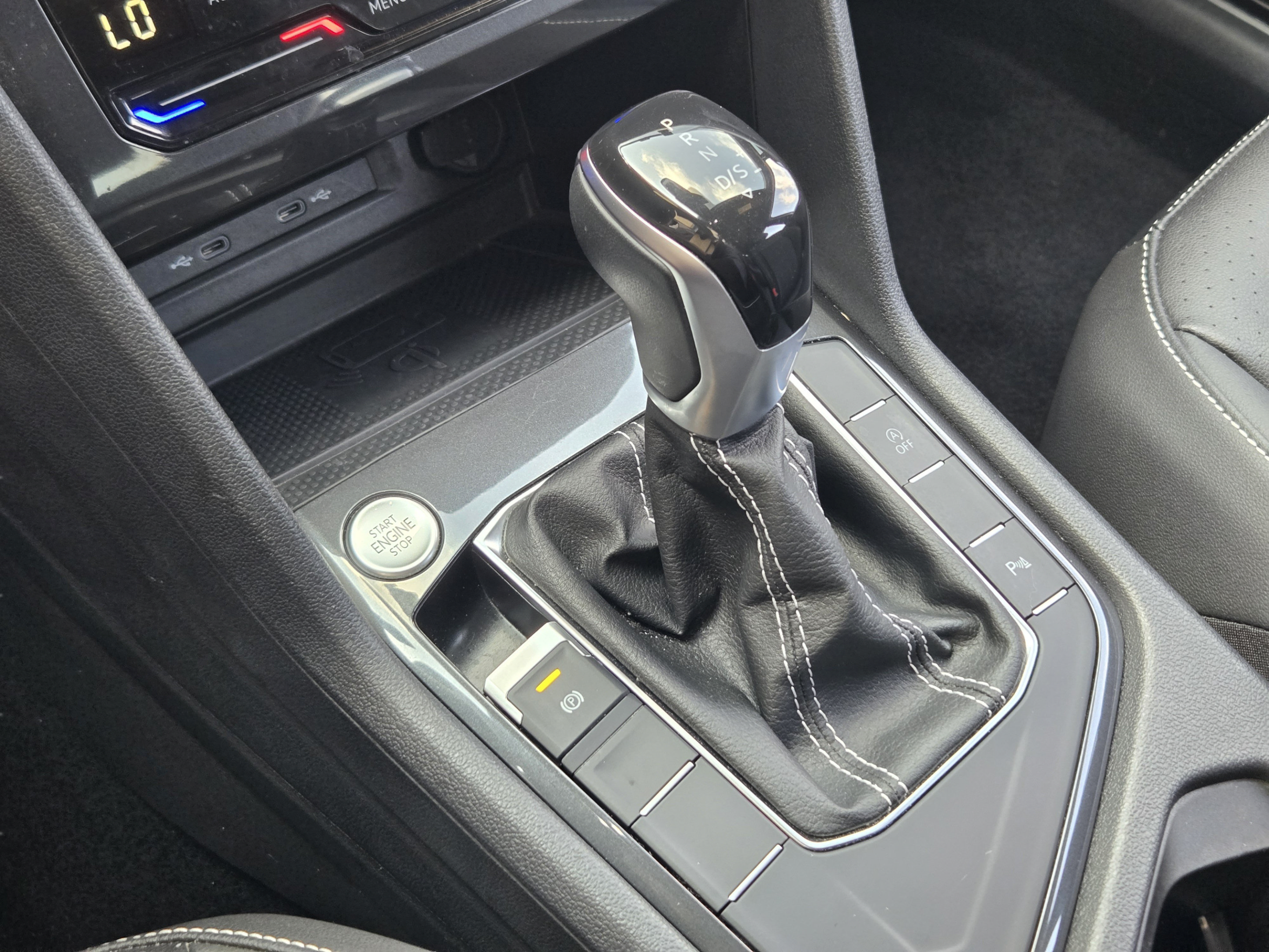 Used 2023 Volkswagen Tiguan SE R-Line FWD image 19