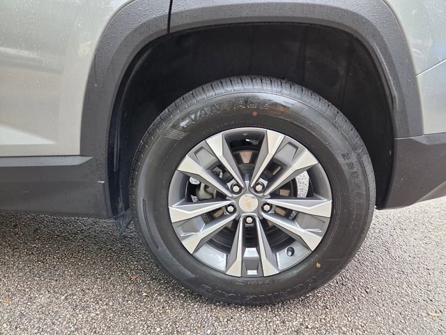 Certified 2025 Chevrolet Equinox LT FWD image 17