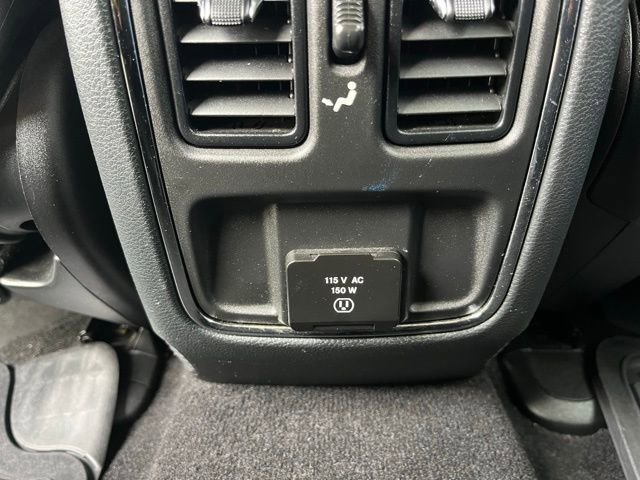 Used 2020 Jeep Grand Cherokee Altitude image 33