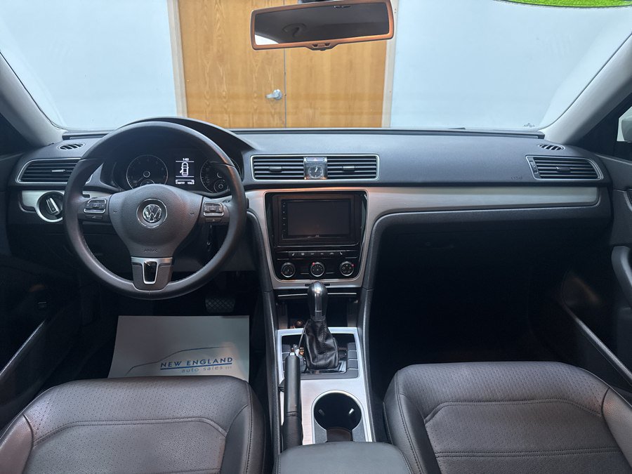 Used 2013 Volkswagen Passat 2.5 SE FWD image 9