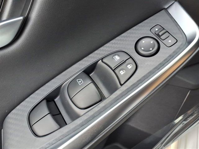 New 2025 Nissan Sentra SR image 17