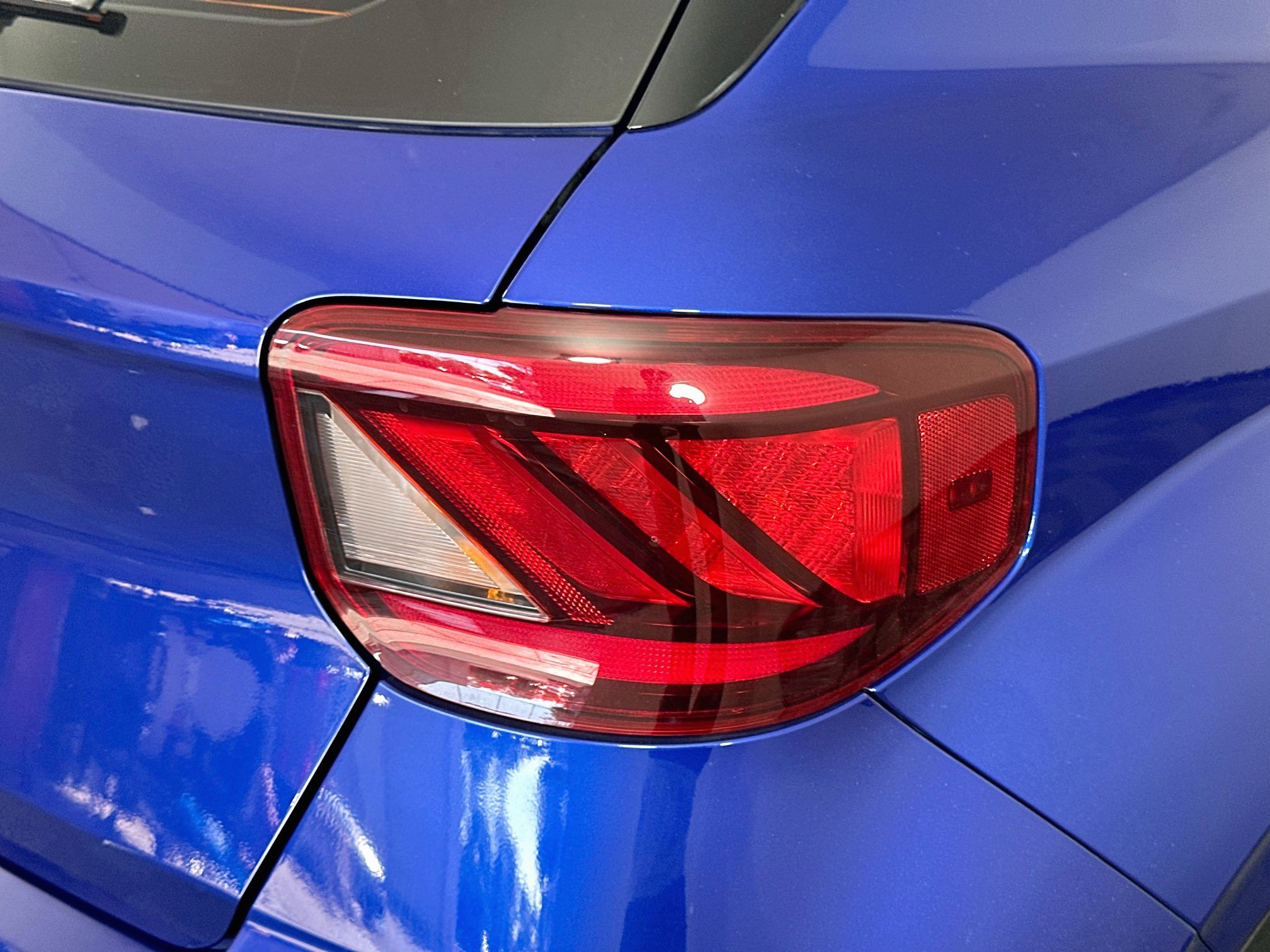 Used 2022 Hyundai Venue Limited FWD image 24