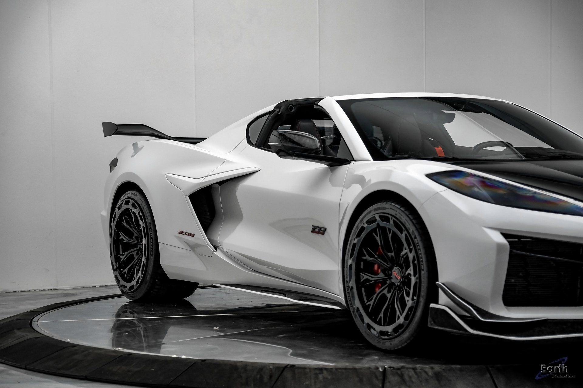 Used 2023 Chevrolet Corvette Z06 w/ Z07 Performance Package image 30