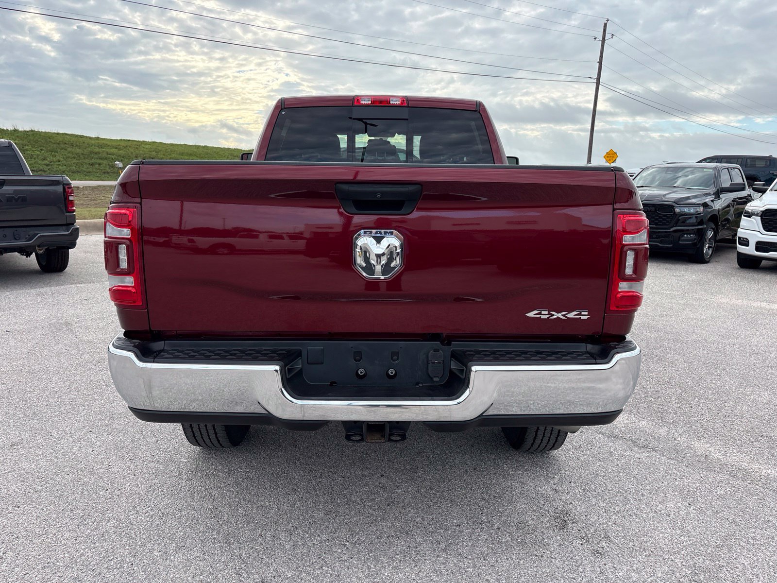 Used 2024 RAM 2500 Tradesman w/ Chrome Appearance Group AWD/4WD image 5