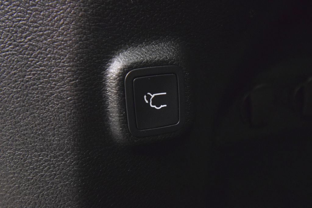 Used 2021 Jeep Cherokee Limited AWD/4WD image 40