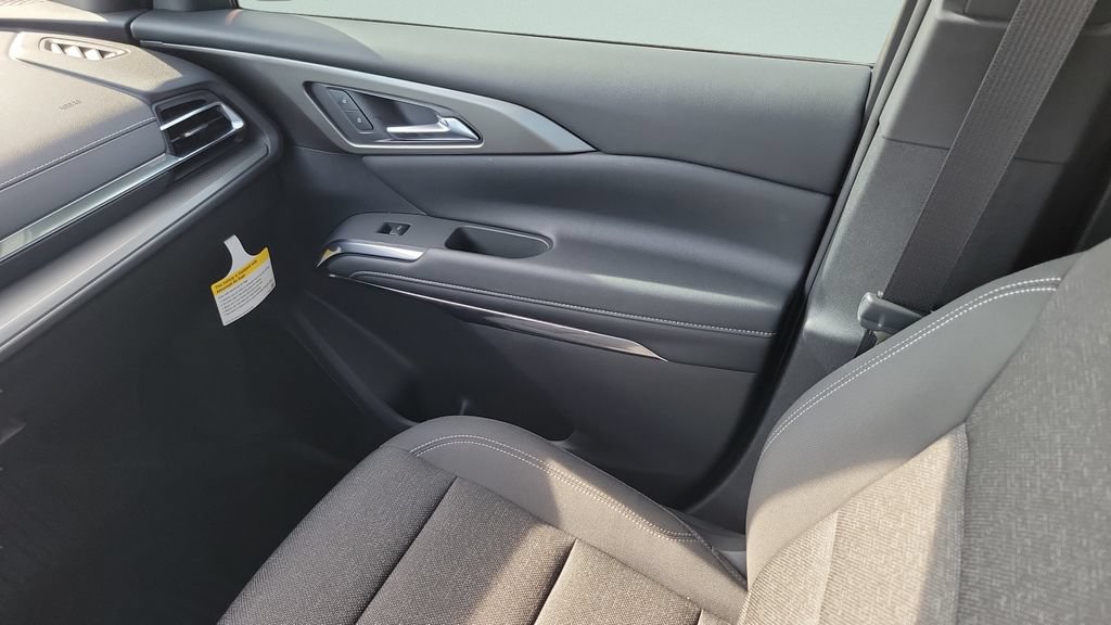 Used 2026 Chevrolet Traverse LT FWD image 13