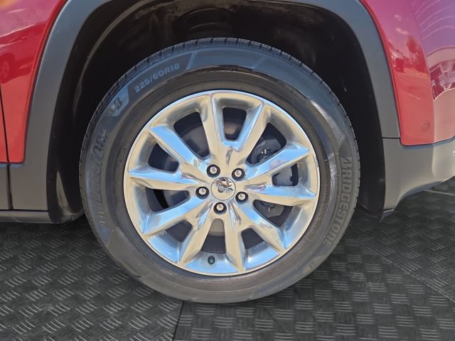 Used 2015 Jeep Cherokee Limited w/ Technology Group AWD/4WD image 38