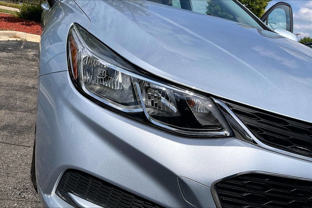Used 2017 Chevrolet Cruze LS FWD image 32