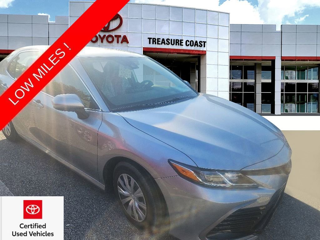 Used 2022 Toyota Camry LE FWD image 1