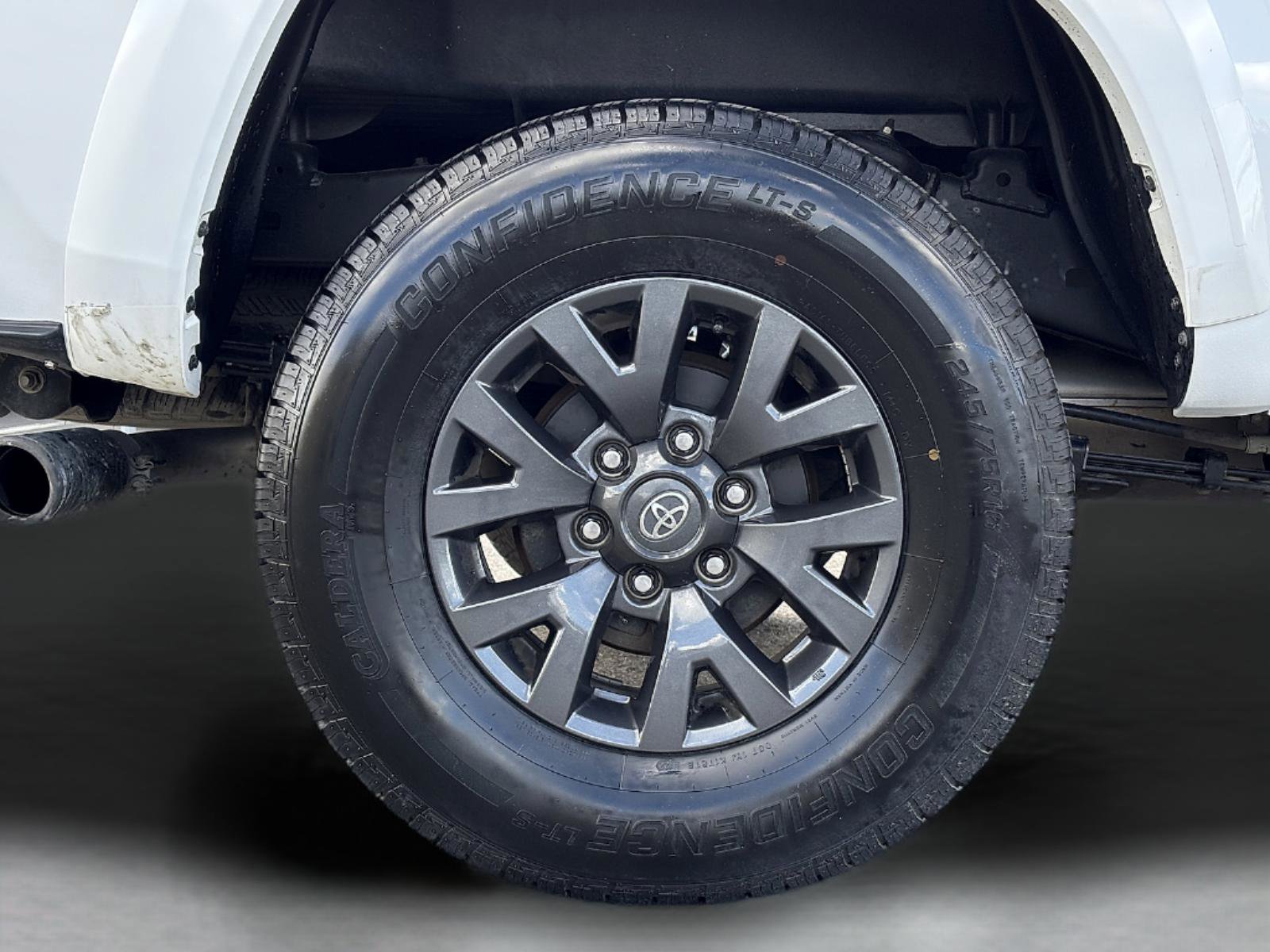 Used 2023 Toyota Tacoma SR5 w/ Black Out Package (TMS) image 9