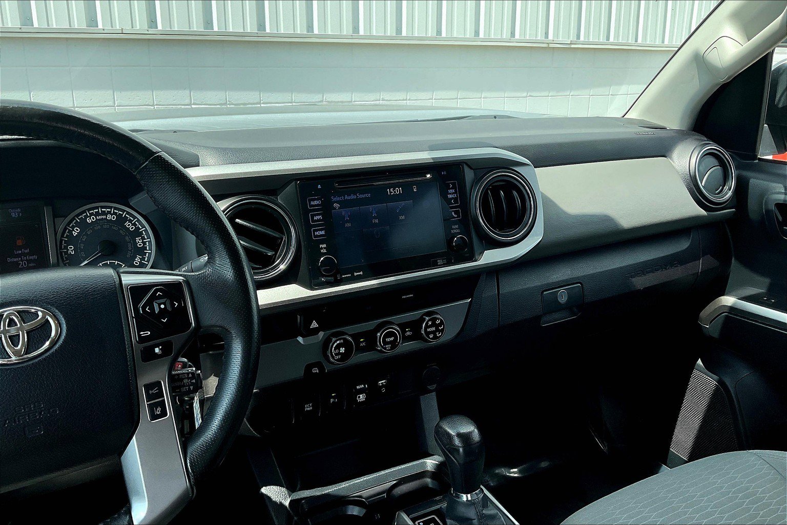 Used 2018 Toyota Tacoma SR5 RWD image 6
