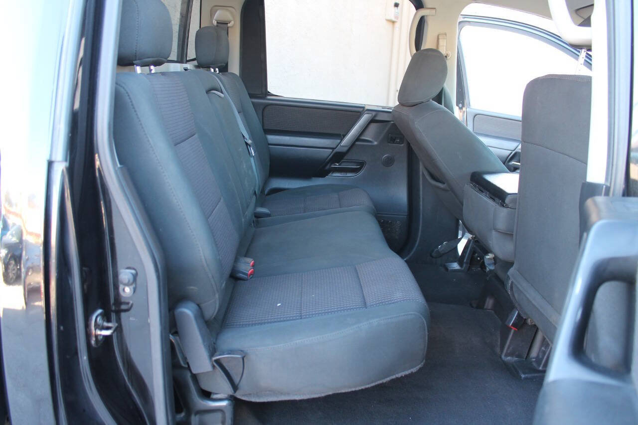 Used 2010 Nissan Titan SE RWD image 24