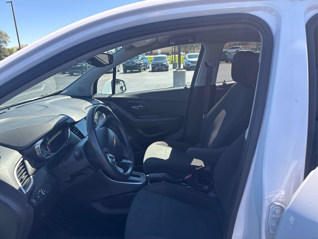 Used 2021 Chevrolet Trax LS w/ Tint and Cruise Package AWD/4WD image 19