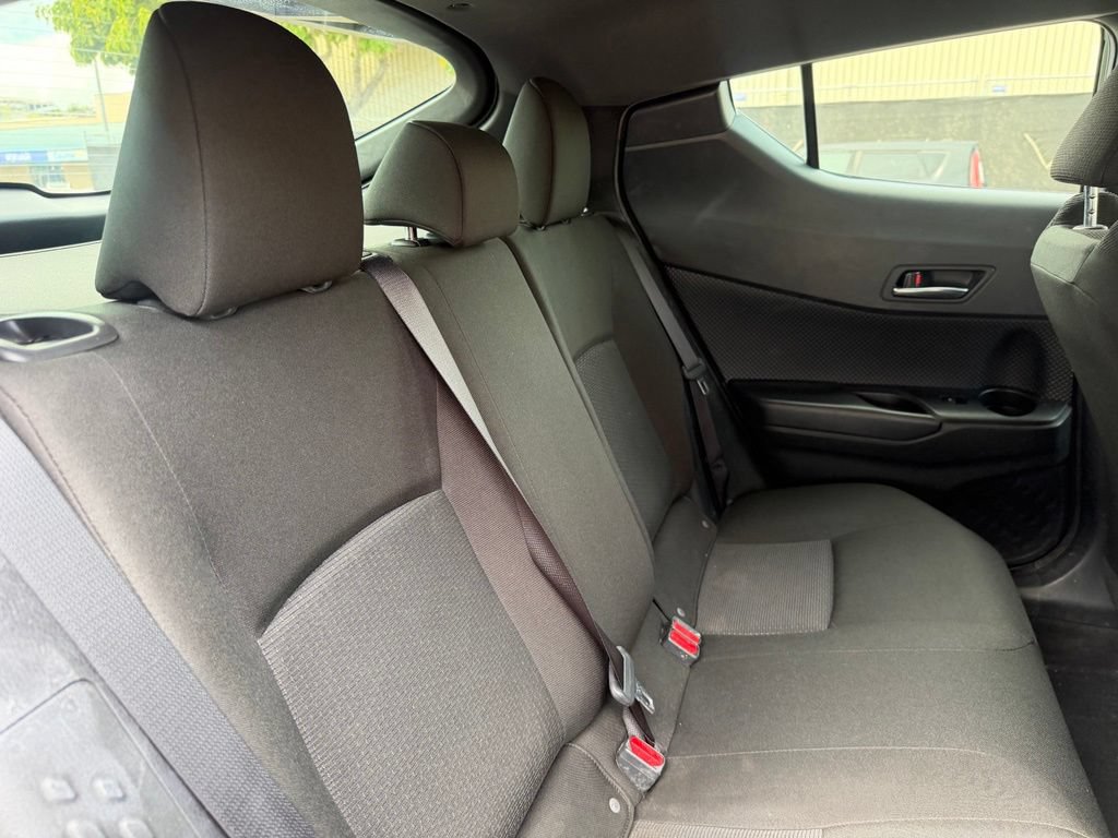 Used 2019 Toyota C-HR XLE FWD image 15