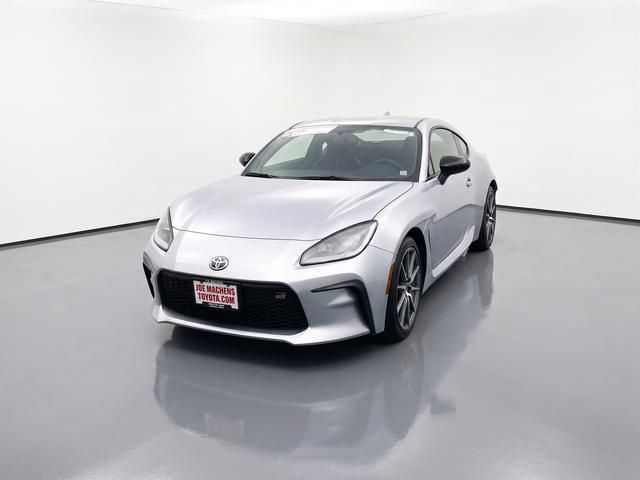 New 2025 Toyota GR86 Premium RWD image 2