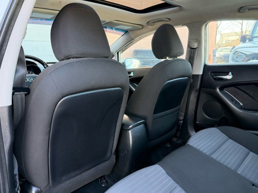 Used 2018 Kia Forte S w/ S Technology Plus Package FWD image 12