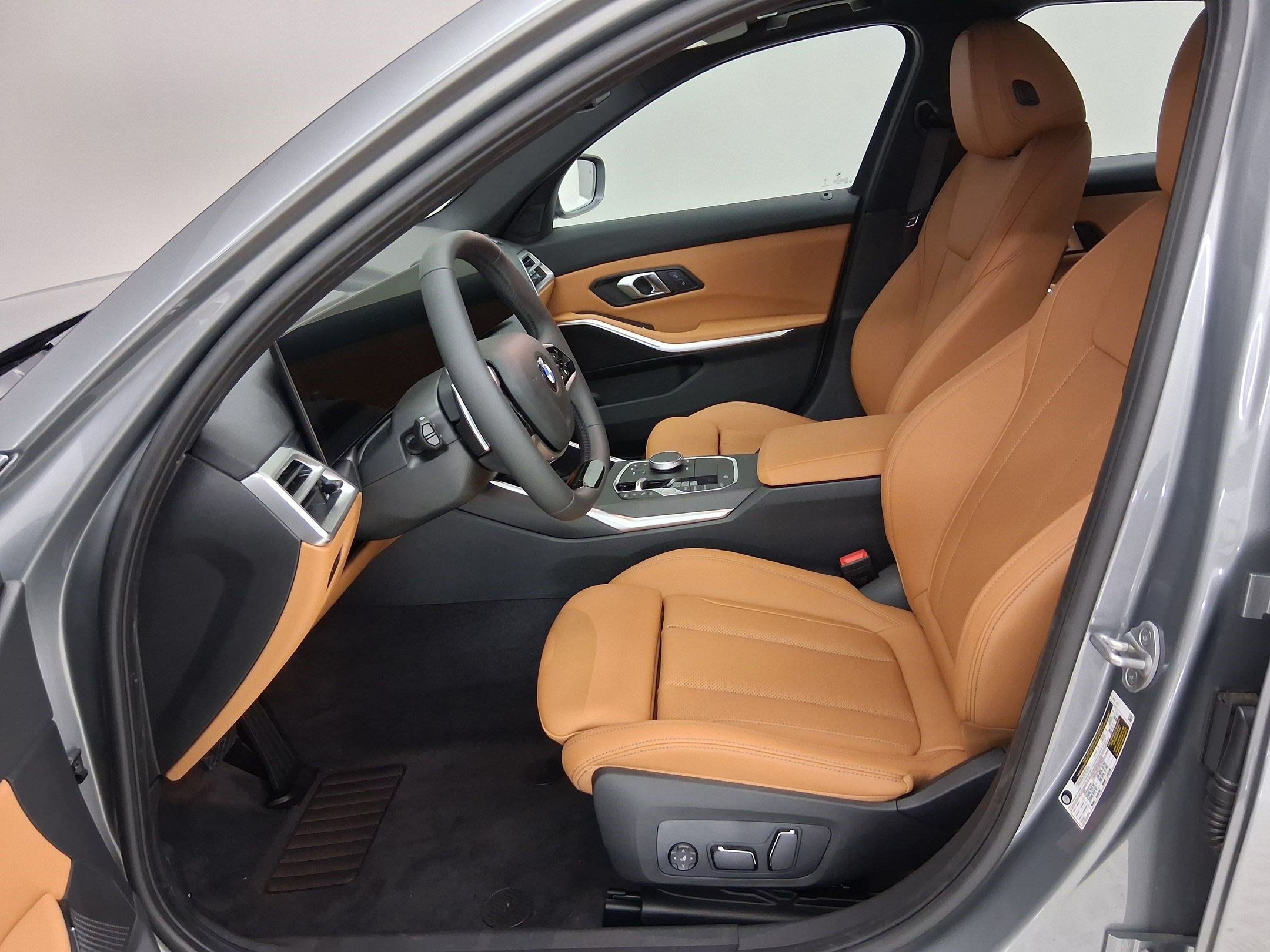 New 2026 BMW 330i Sedan w/ Convenience Package RWD image 3