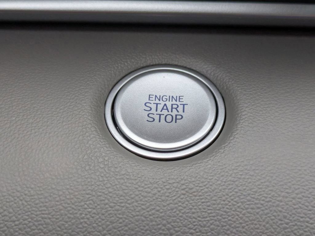 Used 2025 Hyundai Elantra Sport FWD image 24