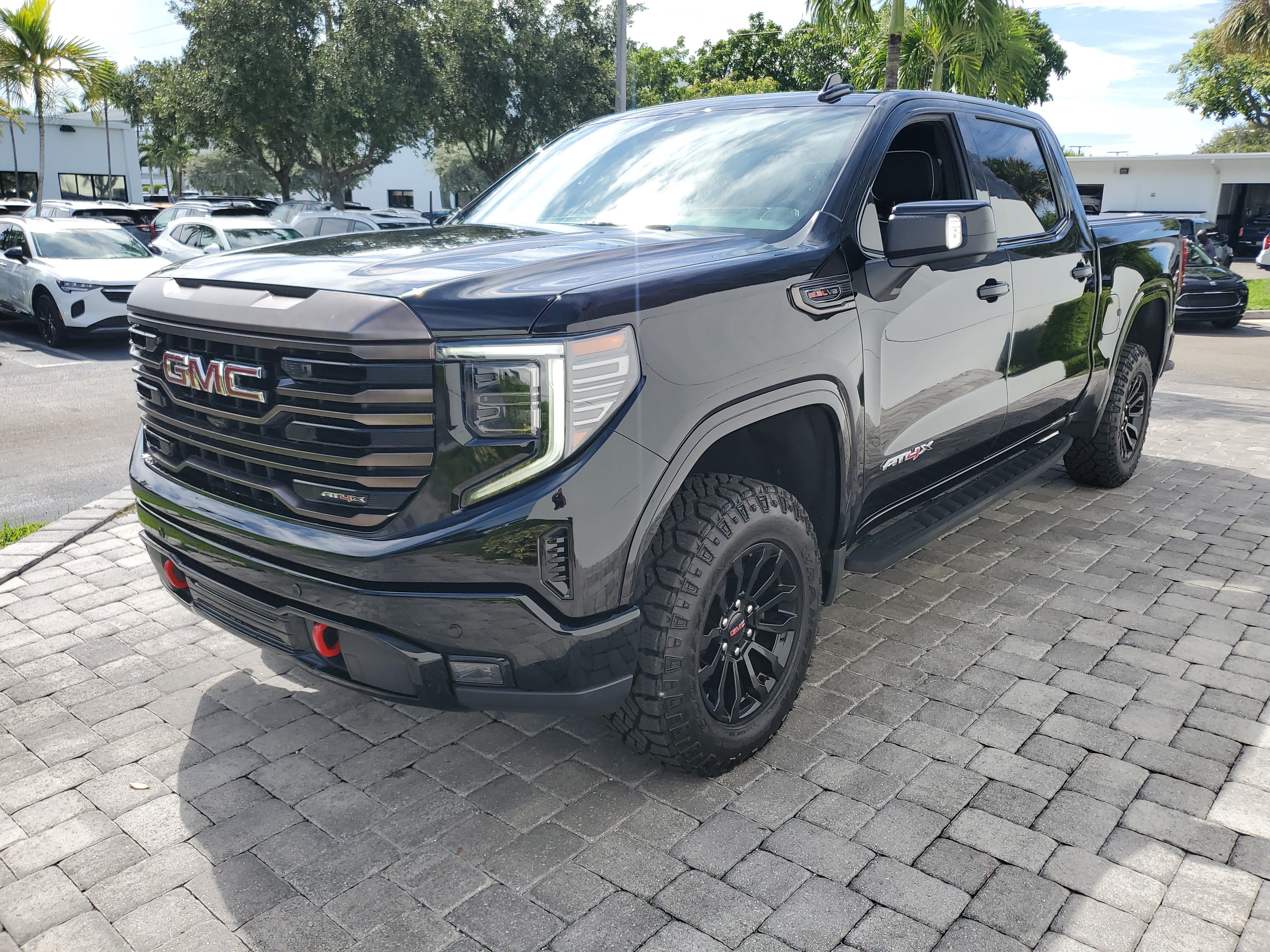 Used 2022 GMC Sierra 1500 AT4X AWD/4WD image 3