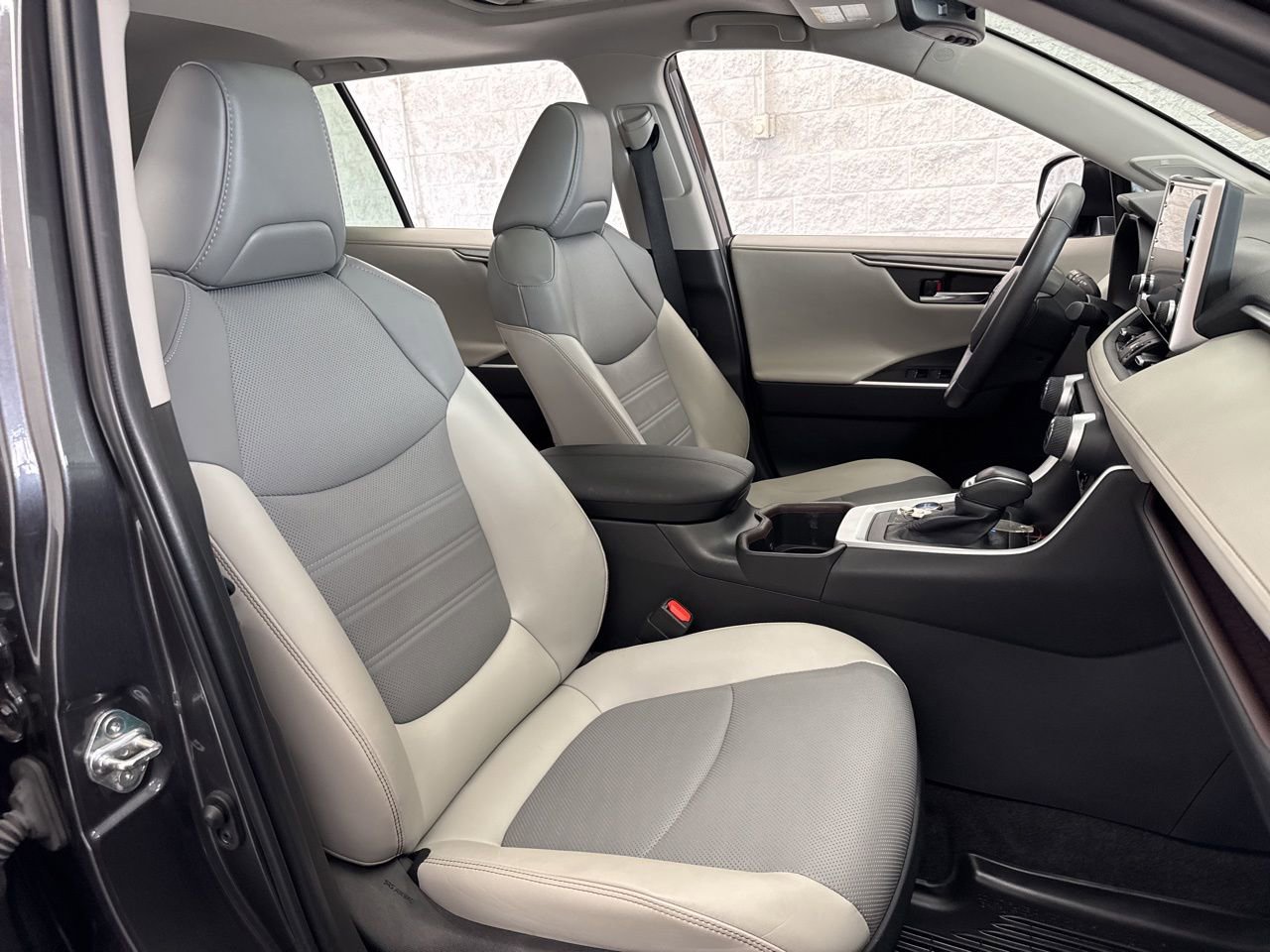 Used 2022 Toyota RAV4 Limited w/ Limited Grade Weather Package AWD/4WD image 52