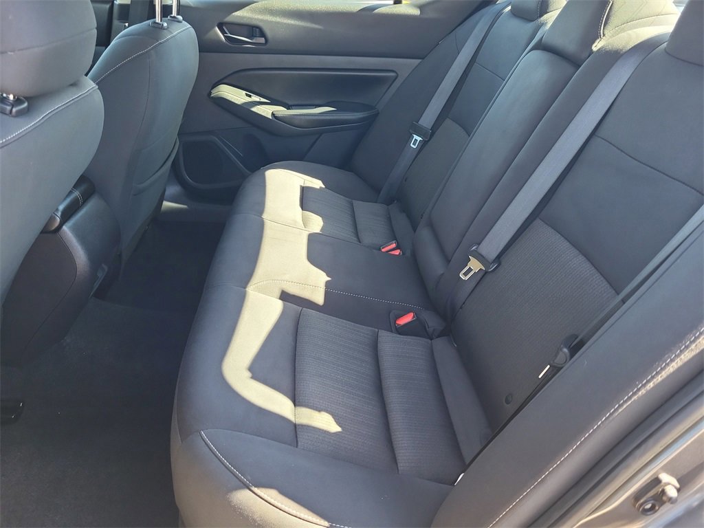 Used 2024 Nissan Altima 2.5 SV image 8