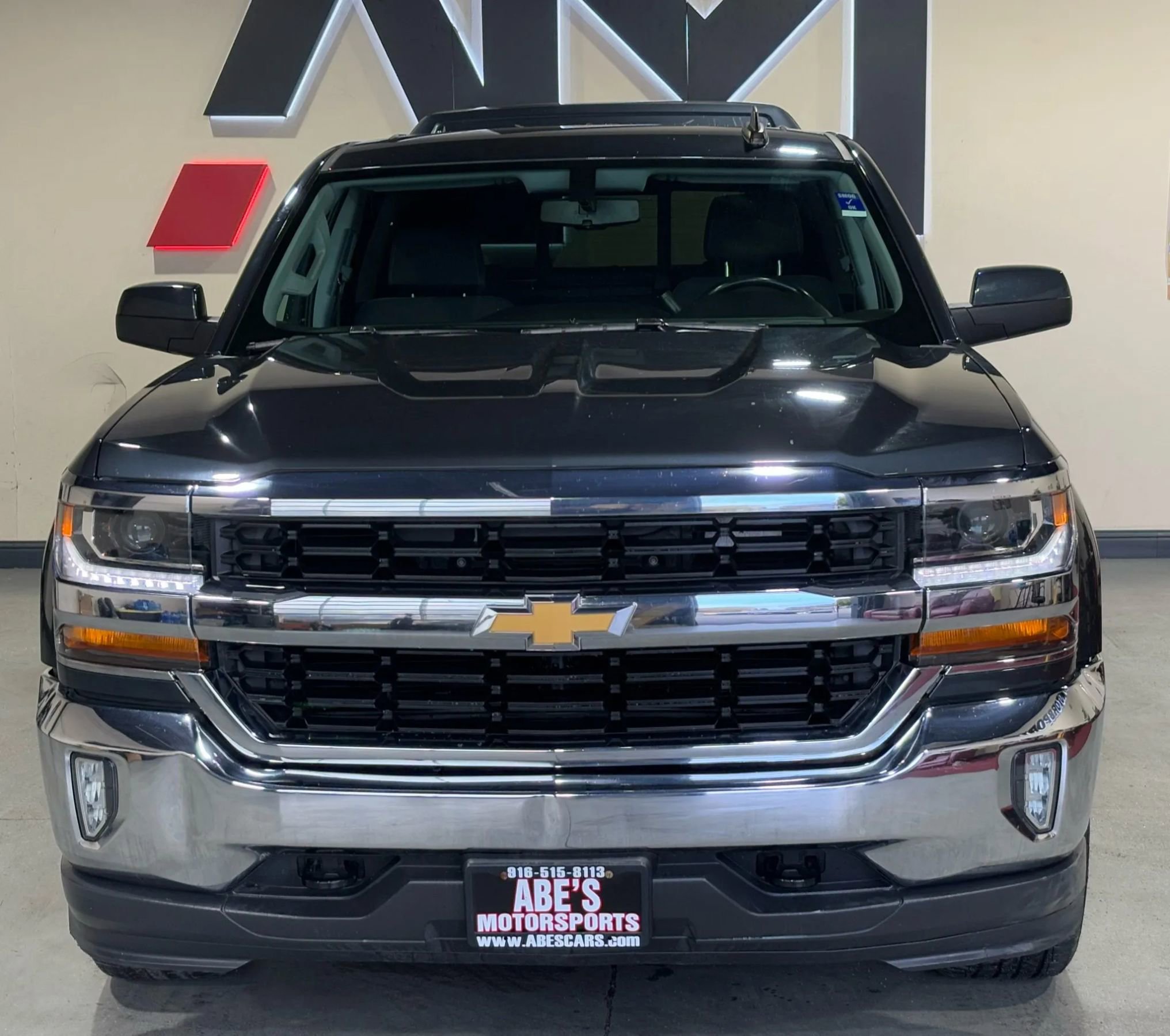 Used 2018 Chevrolet Silverado 1500 LT w/ All Star Edition AWD/4WD image 3