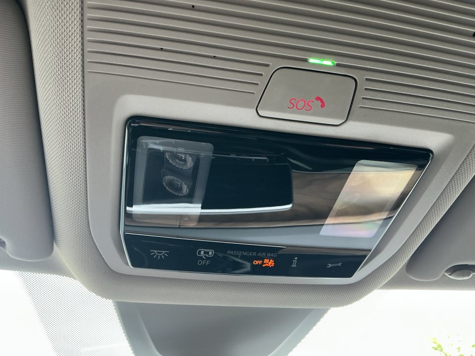 Certified 2025 Volkswagen Atlas SE FWD image 25