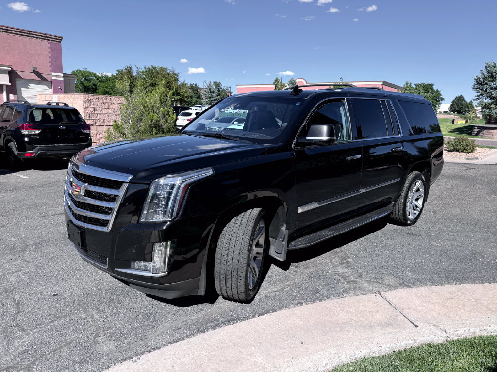 Used 2018 Cadillac Escalade ESV Premium Luxury AWD/4WD image 4