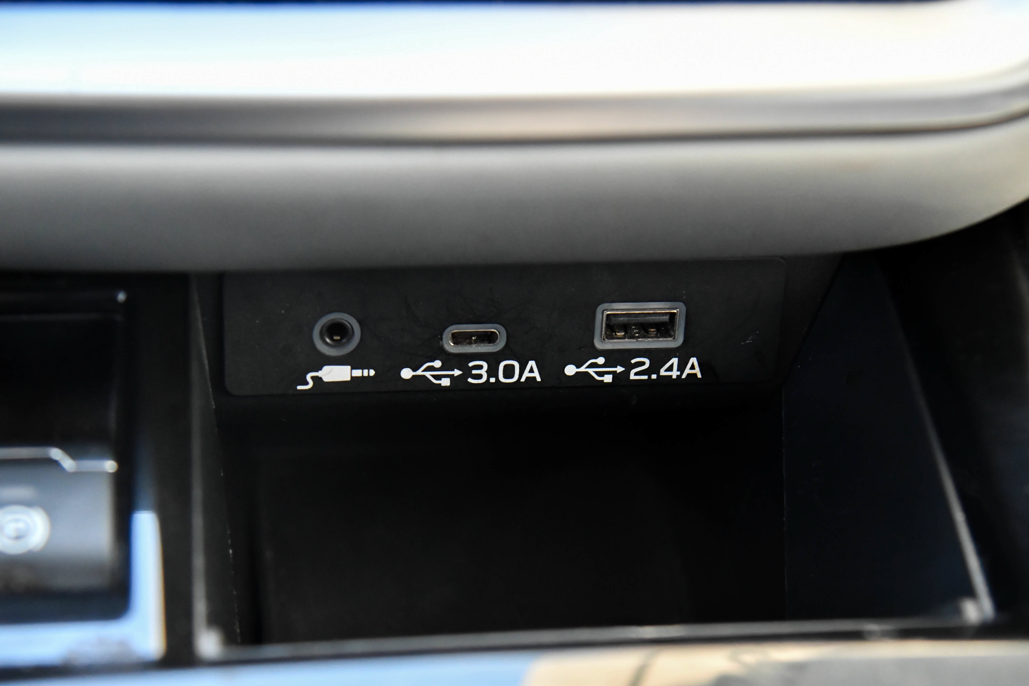 Used 2023 Subaru Outback Premium AWD/4WD image 24