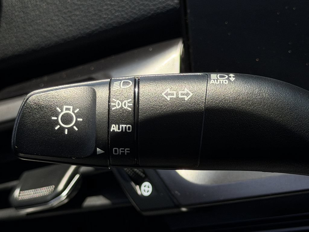 Used 2024 Kia Telluride LX FWD image 21