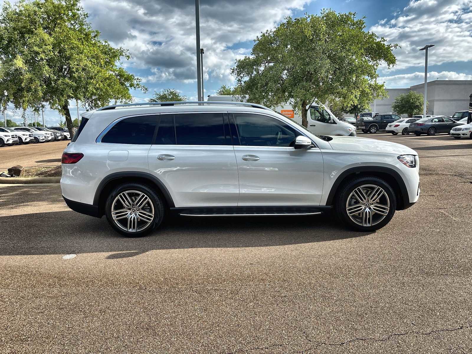 New 2026 Mercedes-Benz GLS 450 4MATIC image 10