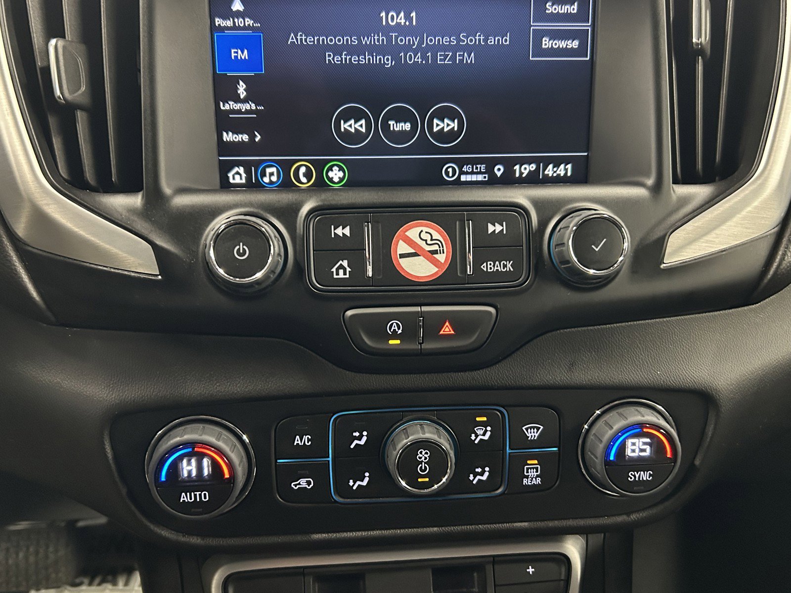 Used 2023 GMC Terrain SLT image 28