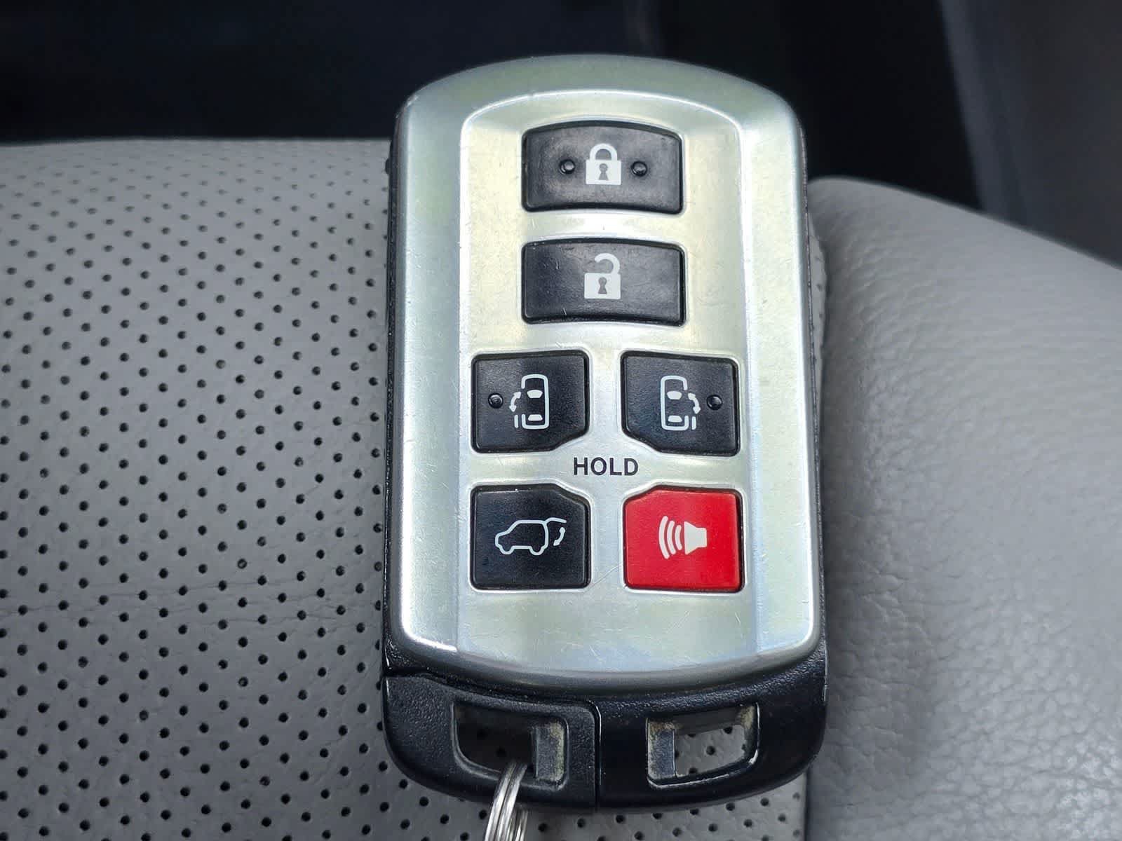Used 2017 Toyota Sienna Limited AWD/4WD image 32