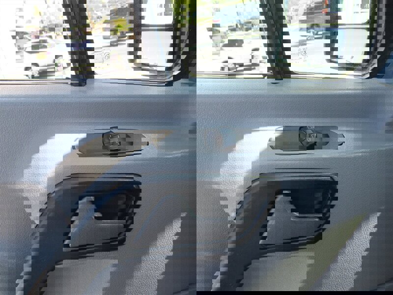 Used 2018 Mercedes-Benz Sprinter 2500 image 16