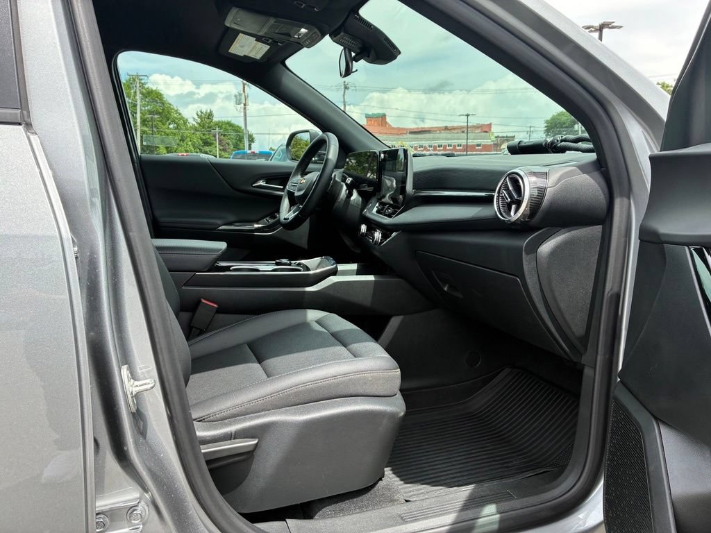 Used 2026 Chevrolet Equinox LT w/ Convenience Package II AWD/4WD image 40