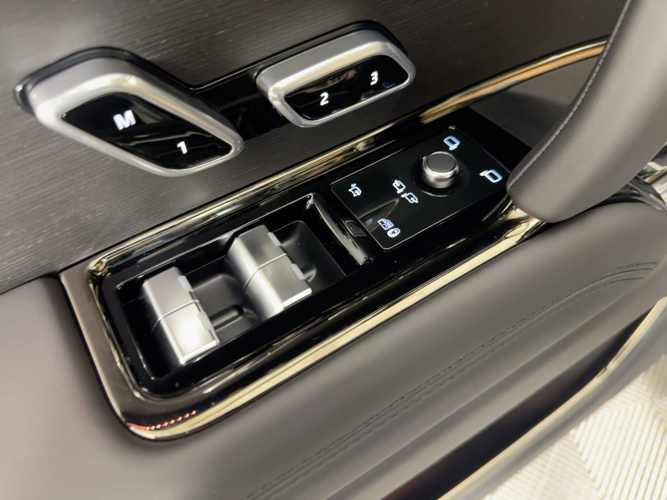 New 2026 Land Rover Range Rover Sport Dynamic SE image 14