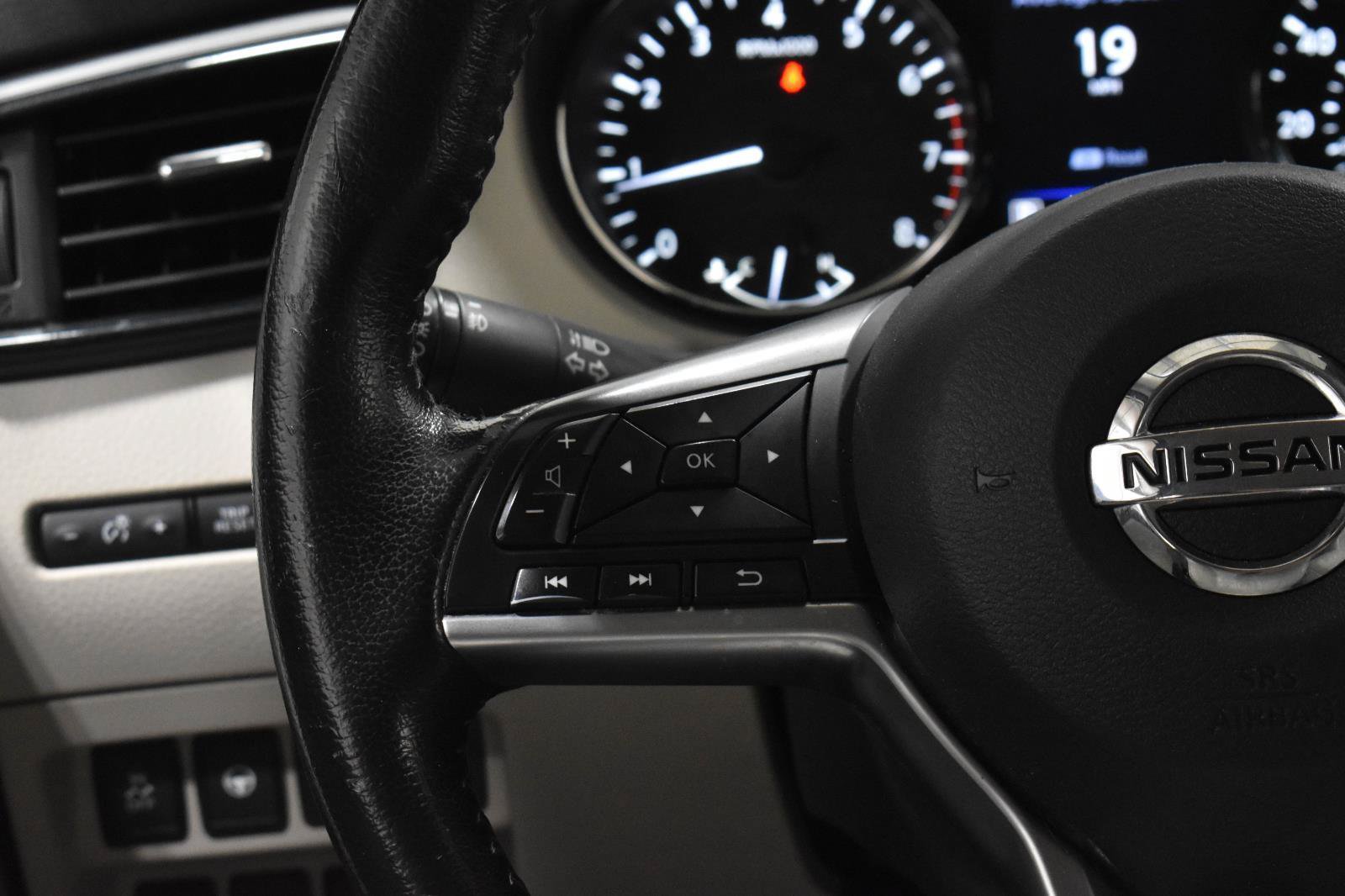 Used 2020 Nissan Rogue Sport SV w/ Technology Package FWD image 10