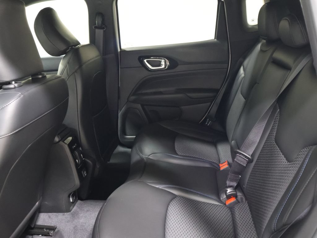 New 2026 Jeep Compass Latitude AWD/4WD image 12