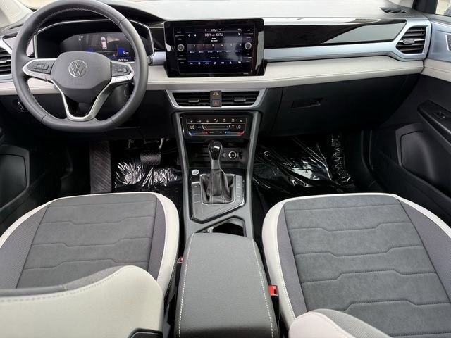 New 2026 Volkswagen Taos SE image 8