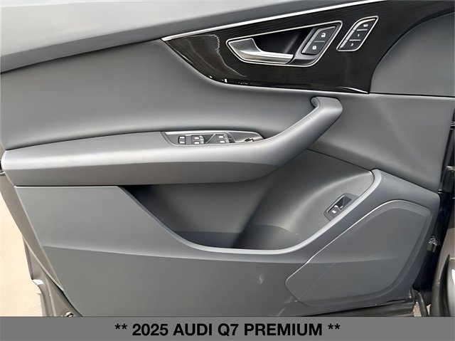 New 2025 Audi Q7 3.0T Premium image 12