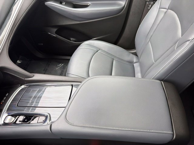 Used 2024 Buick Enclave Essence w/ Experience Buick Package FWD image 30