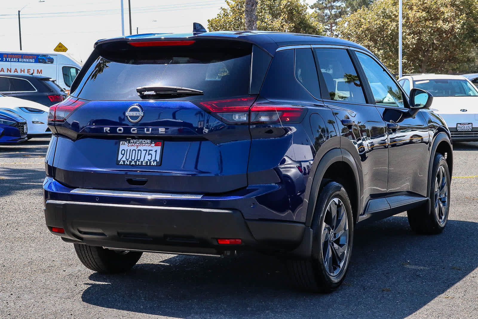Used 2025 Nissan Rogue SV FWD image 7