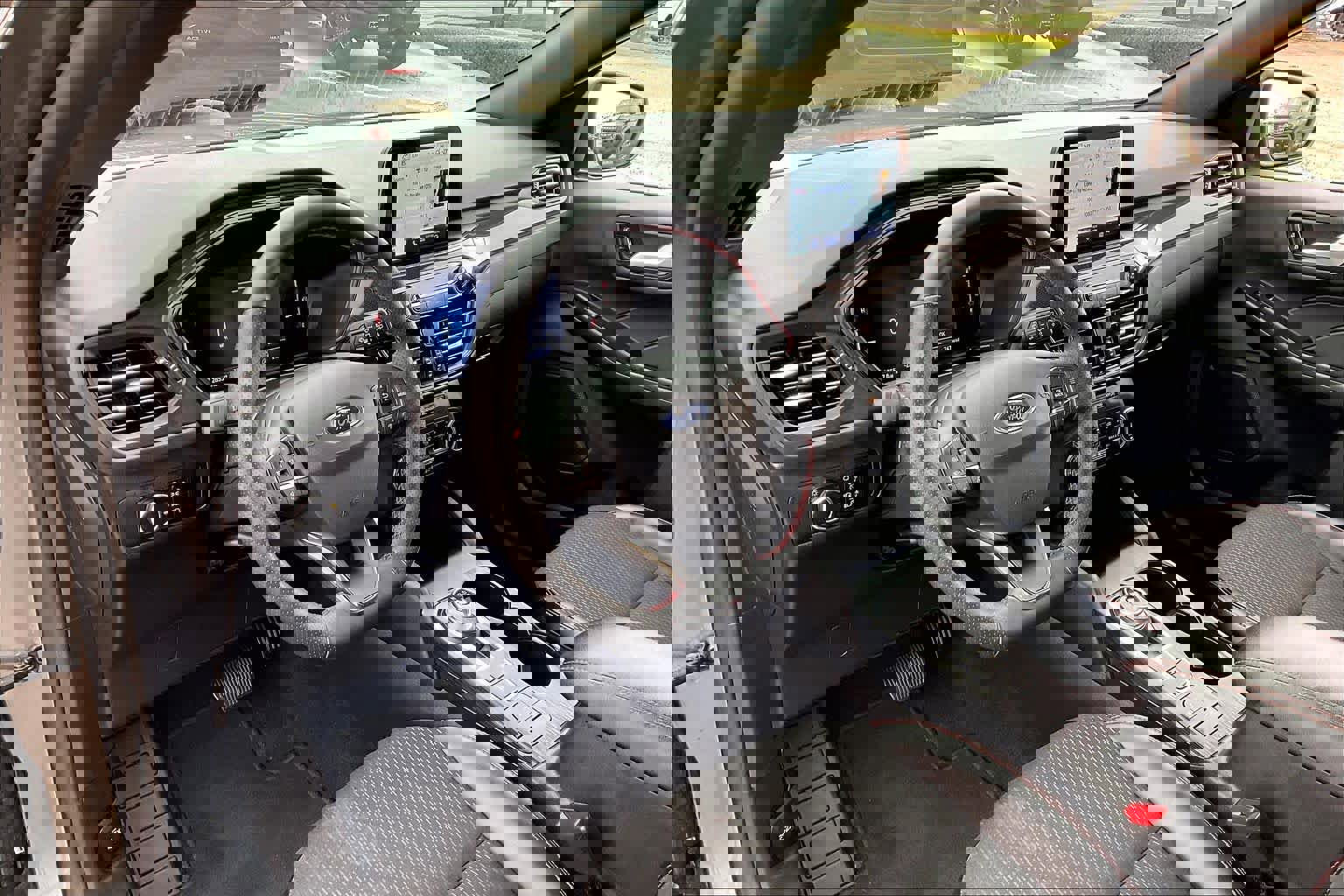 Used 2025 Ford Escape ST-Line image 17