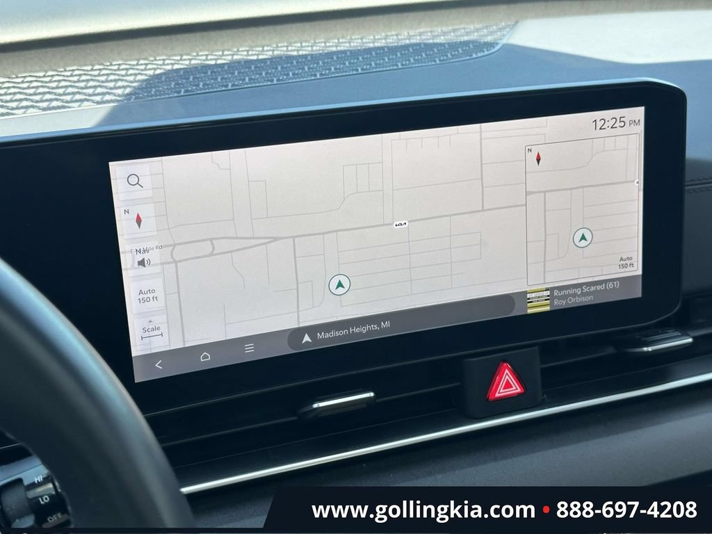 Certified 2025 Kia Carnival SX FWD image 23
