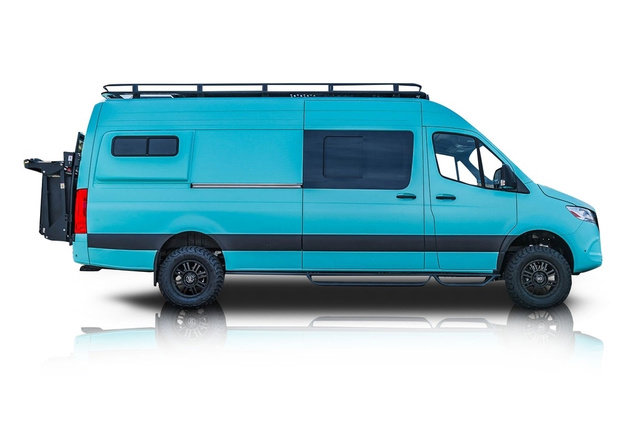 Used 2024 Mercedes-Benz Sprinter 2500 image 2