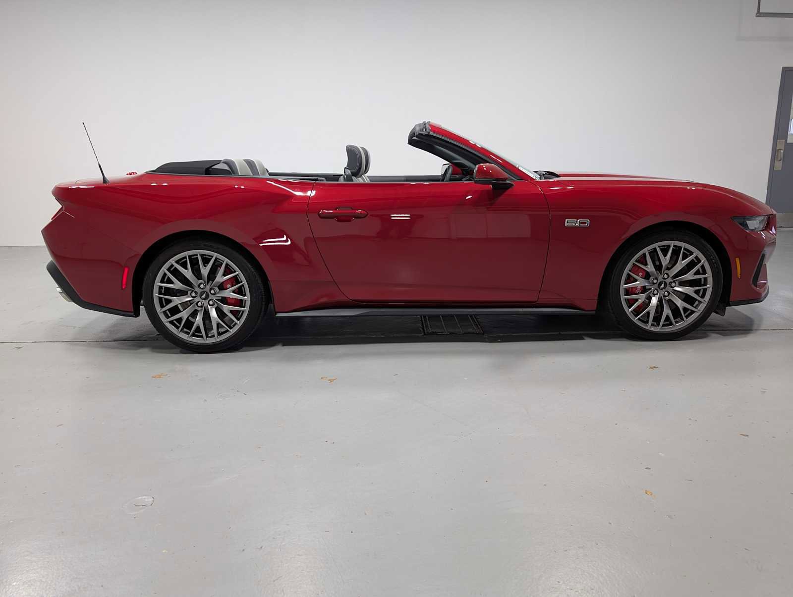 Used 2024 Ford Mustang GT Premium image 8