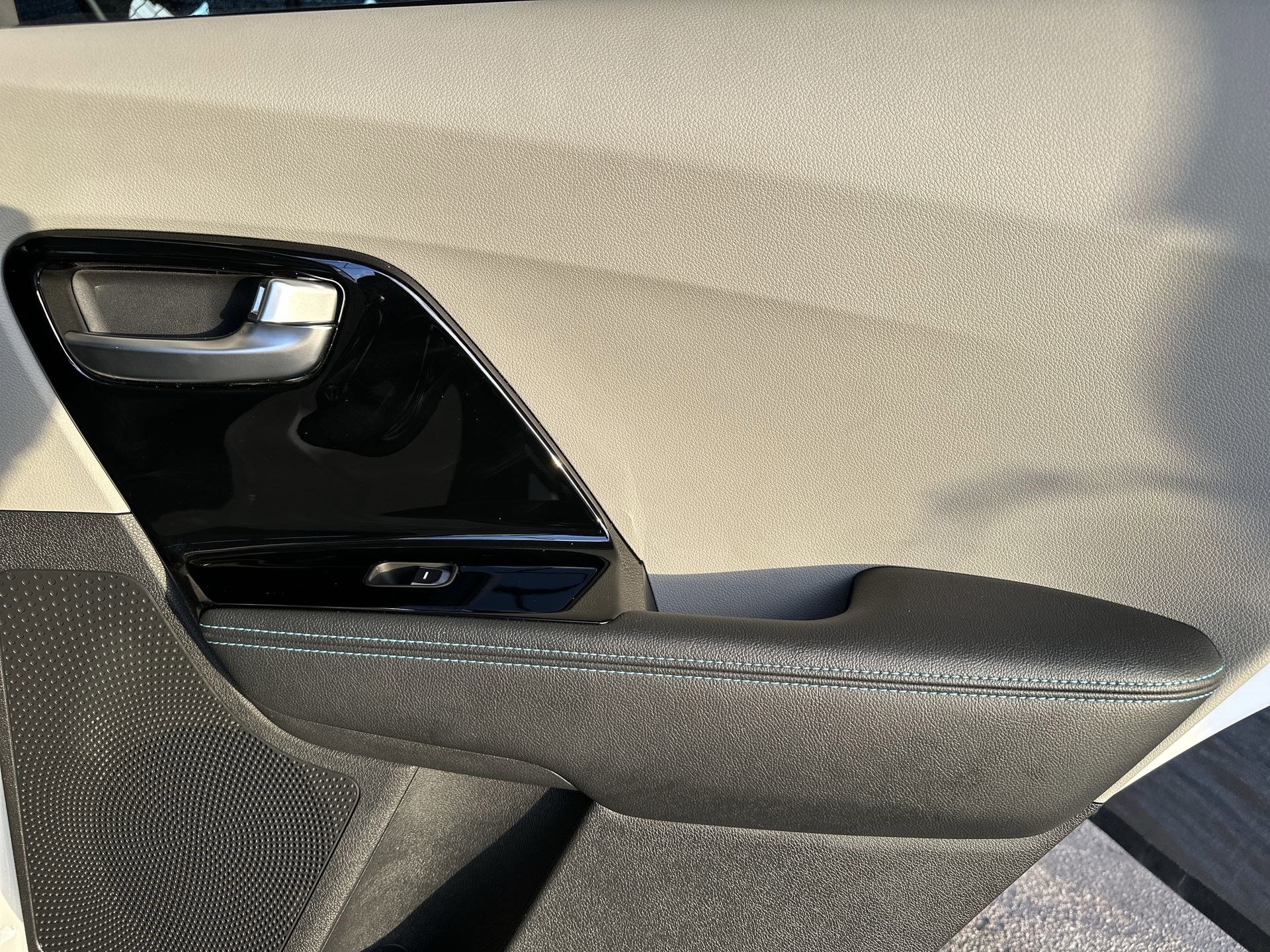 Certified 2022 Kia Niro EX Premium image 28