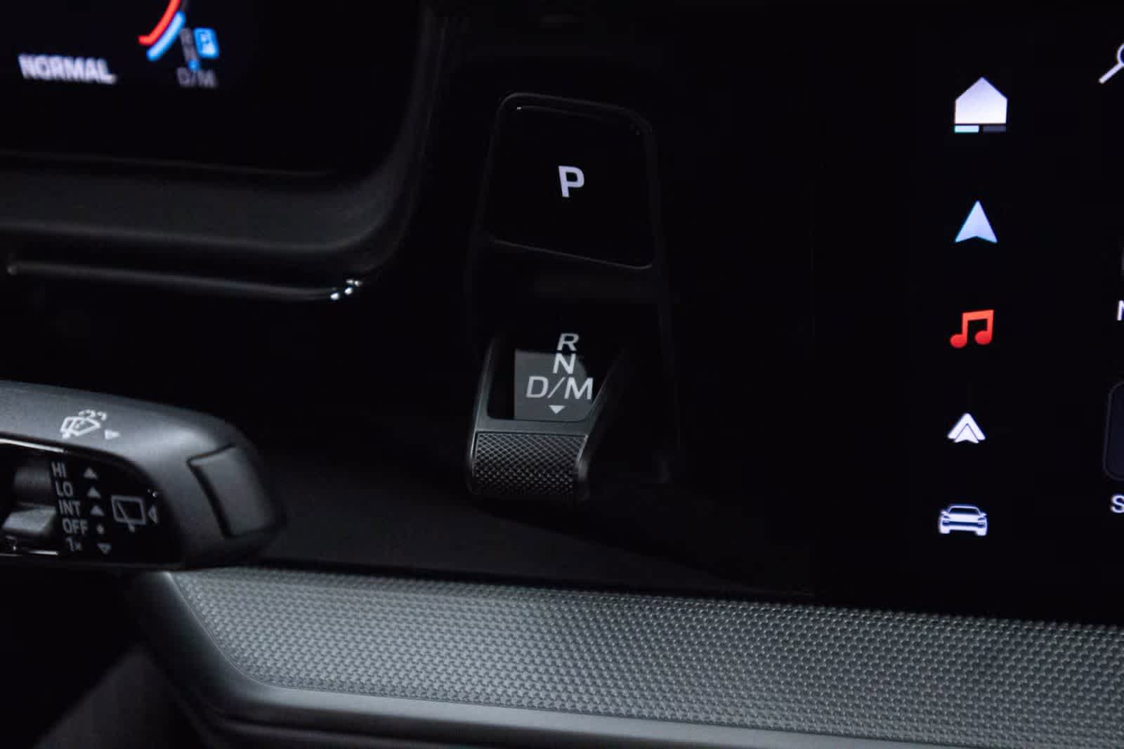 Certified 2025 Porsche Cayenne AWD/4WD image 31