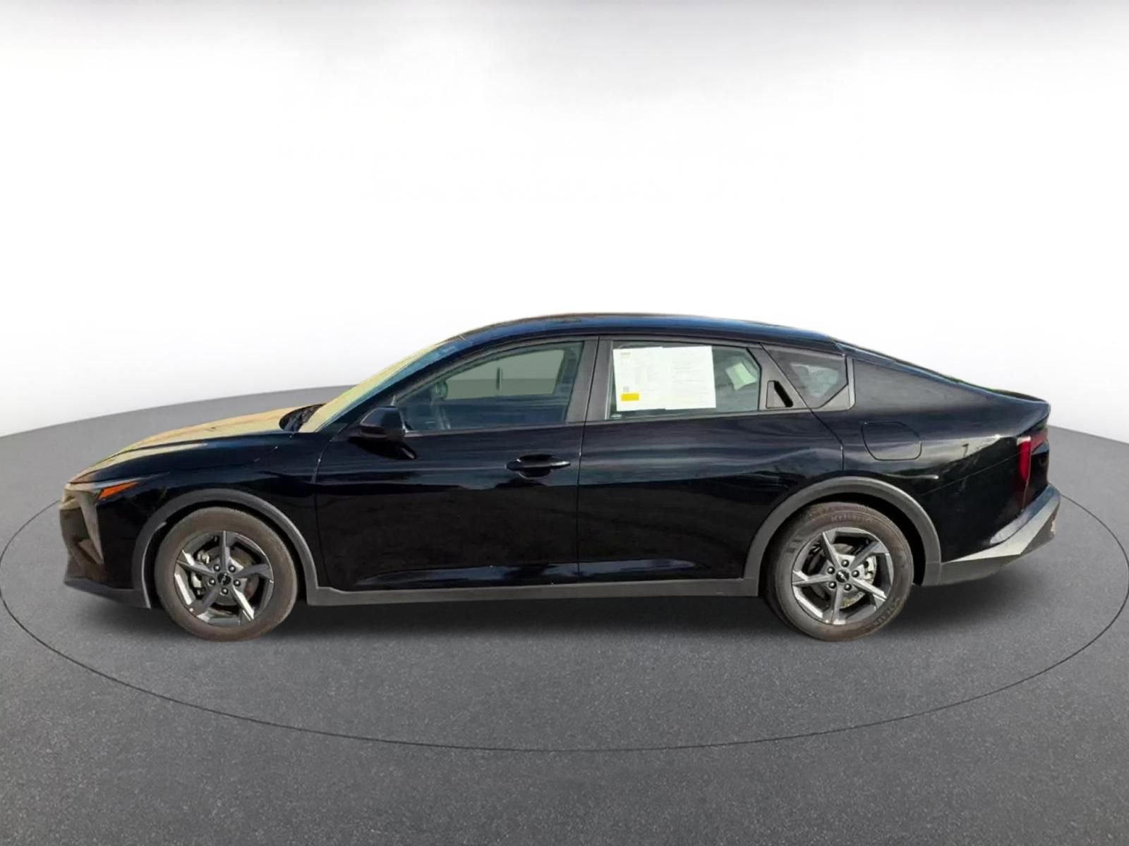 Used 2025 Kia K4 LXS image 9