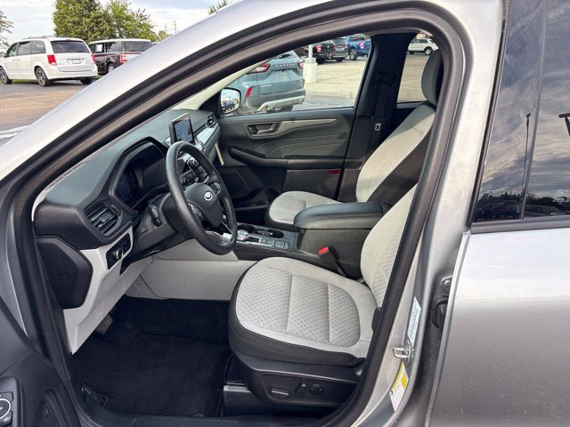 Used 2023 Ford Escape Active AWD/4WD image 17
